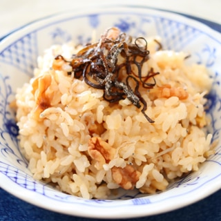 素朴で美味しい♡じゃこ＆くるみの炊き込みご飯